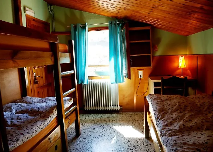 La Closa Hostel *